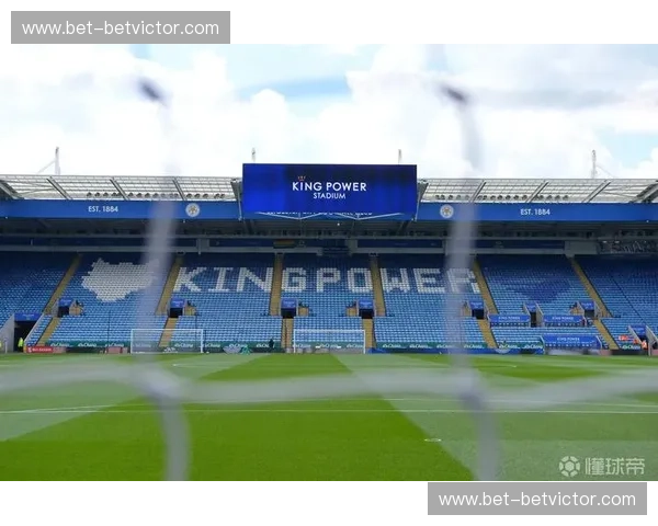 白玫瑰与蓝狐的宿命对决：埃兰路球场的硝烟，谁是真正的英伦狂想曲？