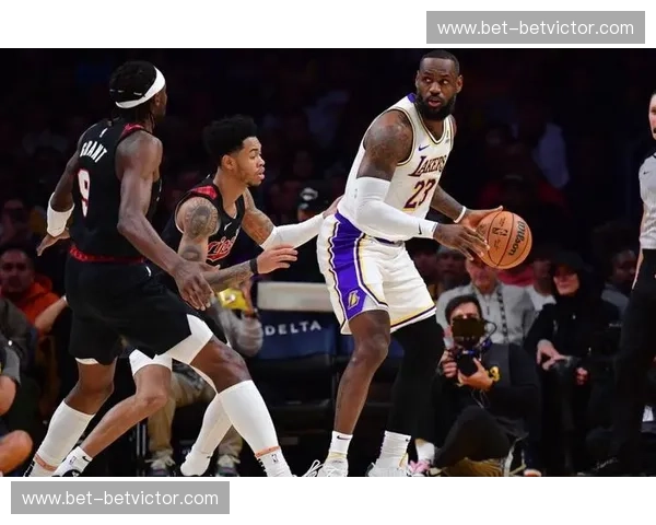 史诗对决：2013湖人与开拓者的巅峰之战，篮球记忆的永恒篇章